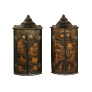 Pair of English 1790s George III Gold and Black Chinoiserie Corner Cabinets