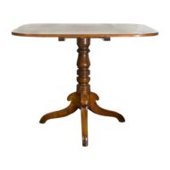 English 1870s Oak Tilt-Top Table with Turned Pedestal and Tripod Scrolling Feet