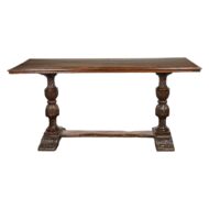 Italian 1820s Walnut Table with Carved Legs, Twisted Motifs and Waterleaves