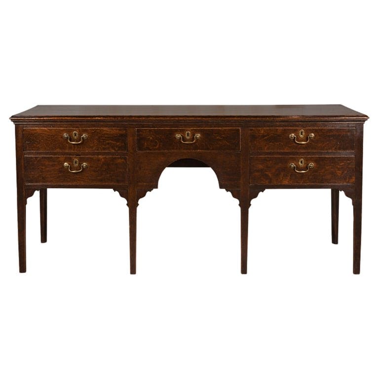 English 19th Century Oak Sideboard with Five Drawers and Carved Spandrels
