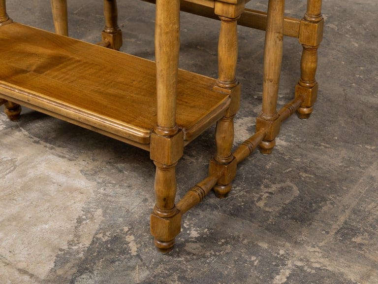 English 19th Century Walnut Library Steps with Handrail and Turned Supports - Image 4