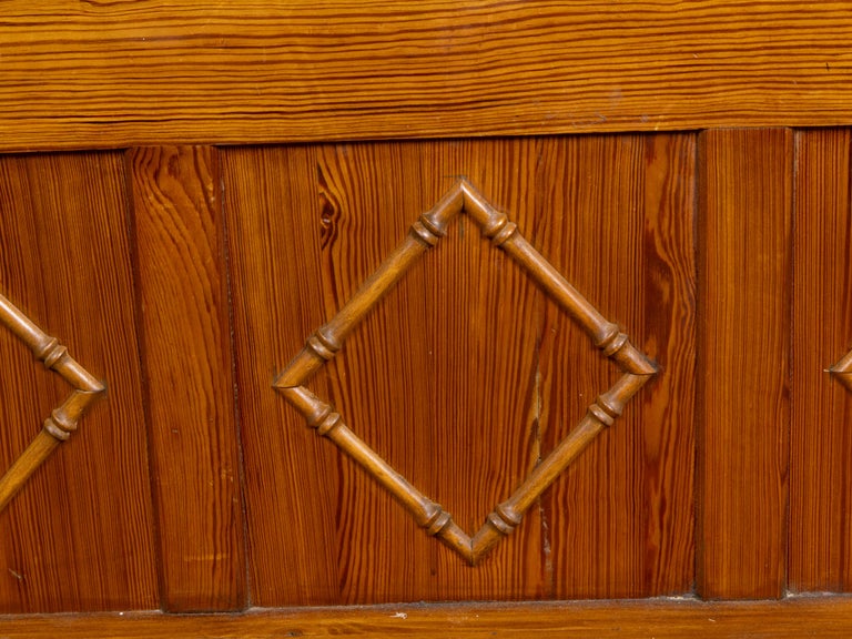 English Pine Faux Bamboo Bench with Panelled Back, Diamond Motifs - 19th Century - Image 11