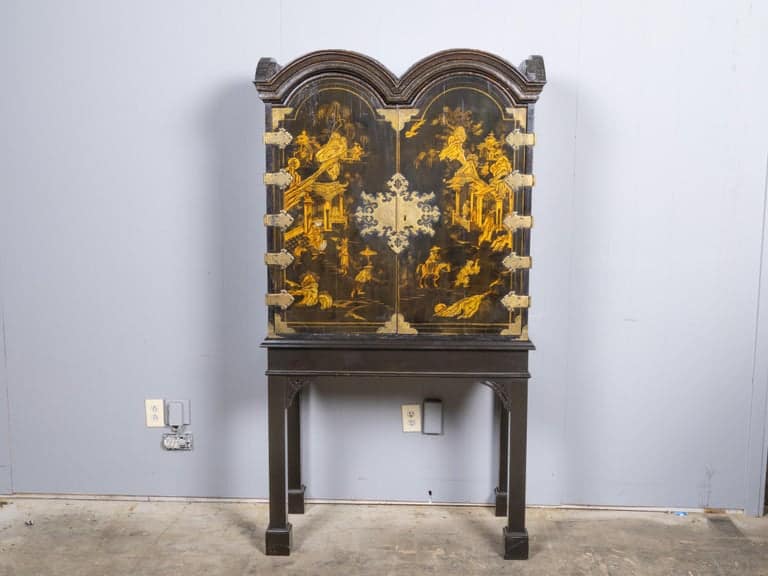 English 18th Century Japanned Chinoiserie Cabinet on 19th Century Stand - Image 20