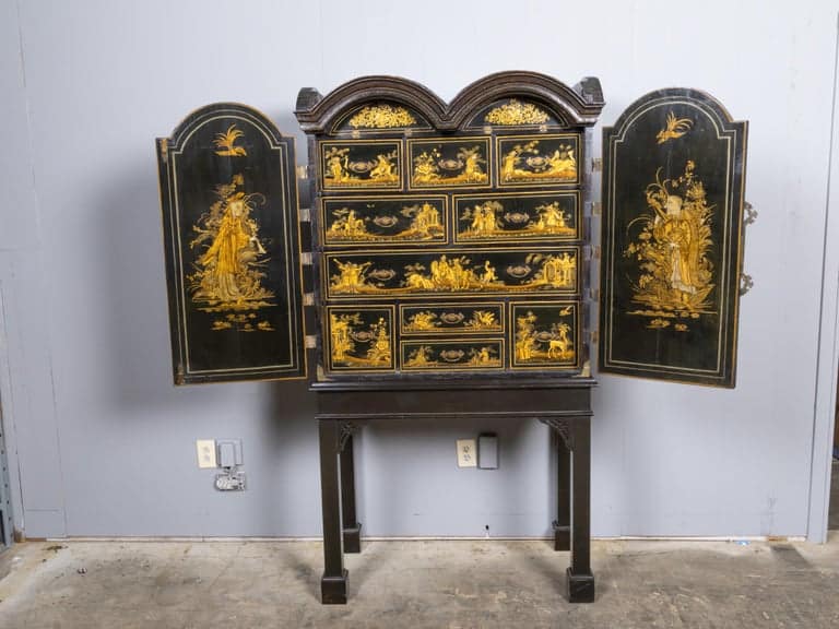 English 18th Century Japanned Chinoiserie Cabinet on 19th Century Stand - Image 15