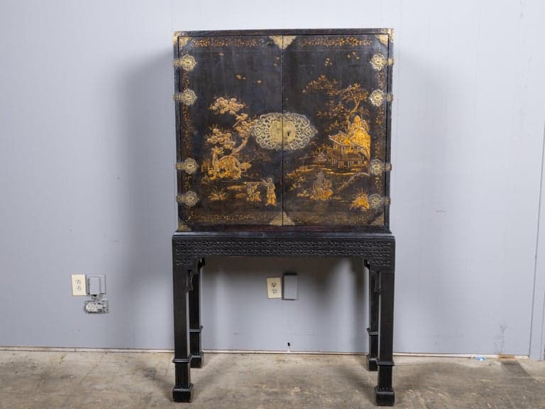 English 18th Century Chinoiserie Japanned Cabinet on 19th Century Stand - Image 20