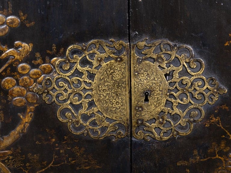 English 18th Century Chinoiserie Japanned Cabinet on 19th Century Stand - Image 19
