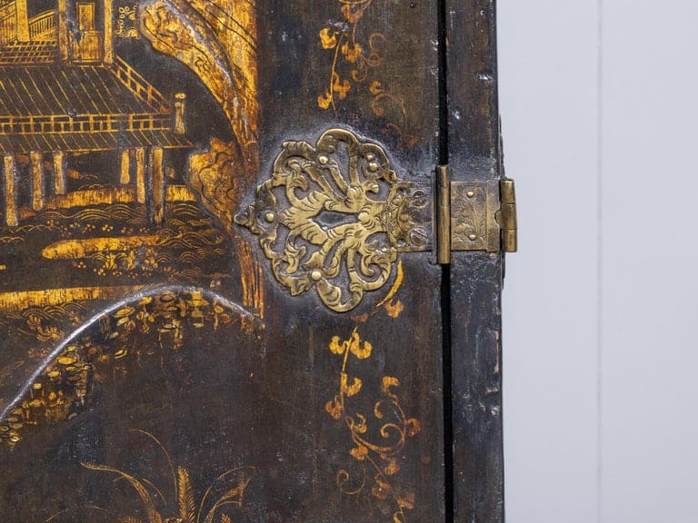 English 18th Century Chinoiserie Japanned Cabinet on 19th Century Stand - Image 18