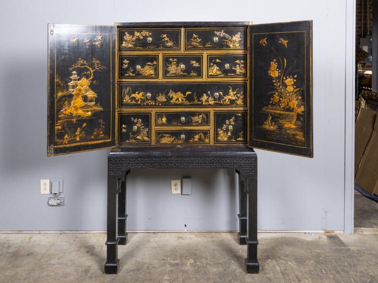 English 18th Century Chinoiserie Japanned Cabinet on 19th Century Stand - Image 15