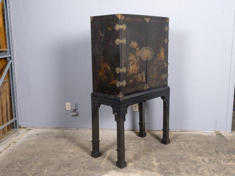 English 18th Century Chinoiserie Japanned Cabinet on 19th Century Stand - Image 7