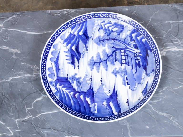 19th Century Chinese Qing Dynasty Blue and White Porcelain Charger - Image 5