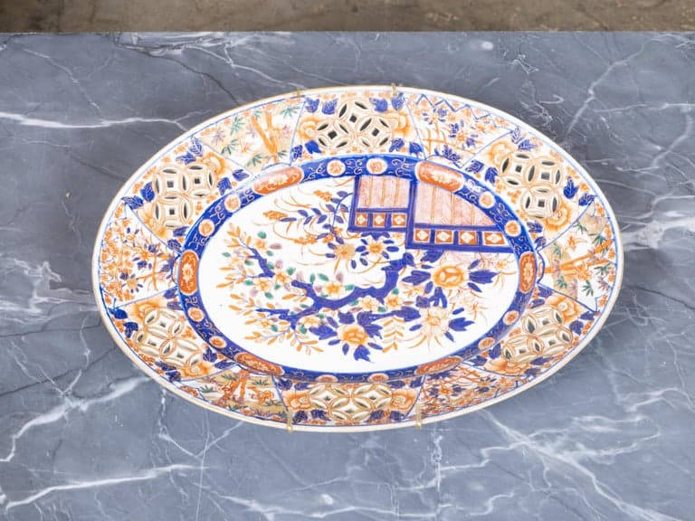 19th Century Japanese Imari Porcelain Oval Charger with Floral and Bamboo Decor - Image 4