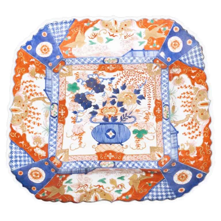 19th Century Japanese Imari Porcelain Scalloped Square Platter, Meiji Period