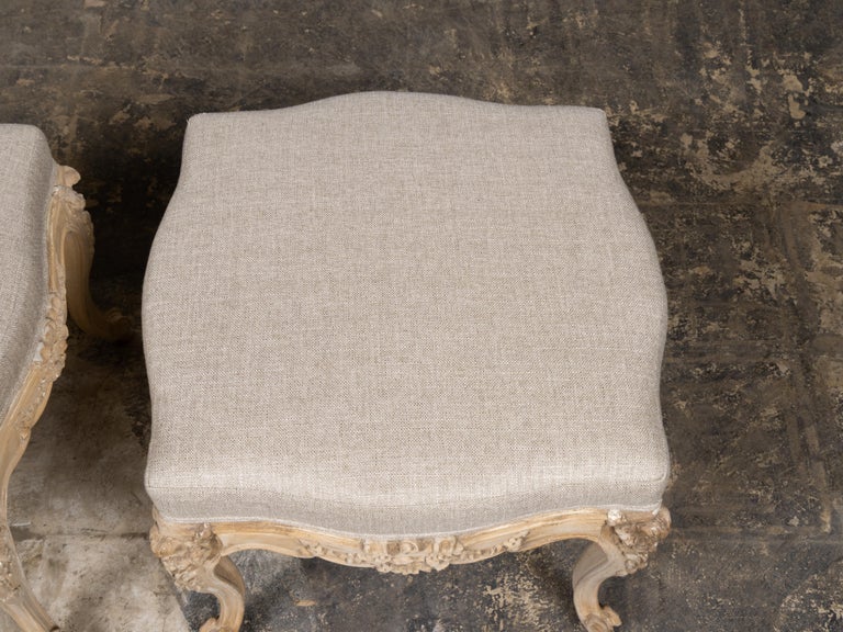 Pair of French 1900s Louis XV Style Painted Footstools with Linen Upholstery - Image 7