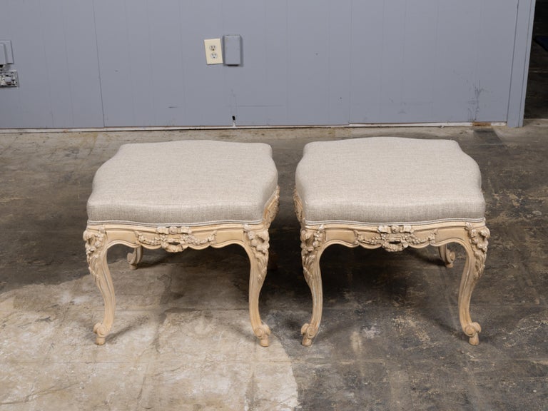 Pair of French 1900s Louis XV Style Painted Footstools with Linen Upholstery - Image 2