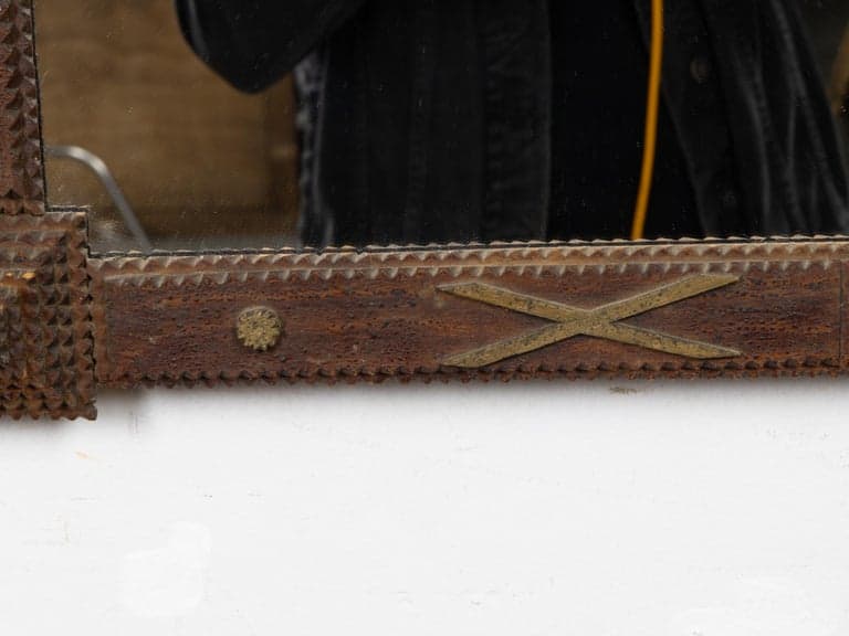 French Circa 1900 Tramp Art Mirror with Gilt Accents and Chip-Carved Frame - Image 7