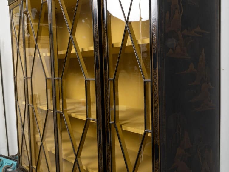 English 19th Century Japanned Chinoiserie Black Lacquered Display Cabinet - Image 19