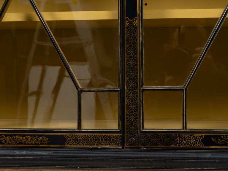 English 19th Century Japanned Chinoiserie Black Lacquered Display Cabinet - Image 13
