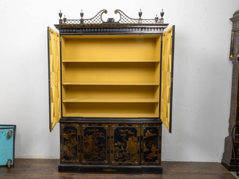 English 19th Century Japanned Chinoiserie Black Lacquered Display Cabinet - Image 8
