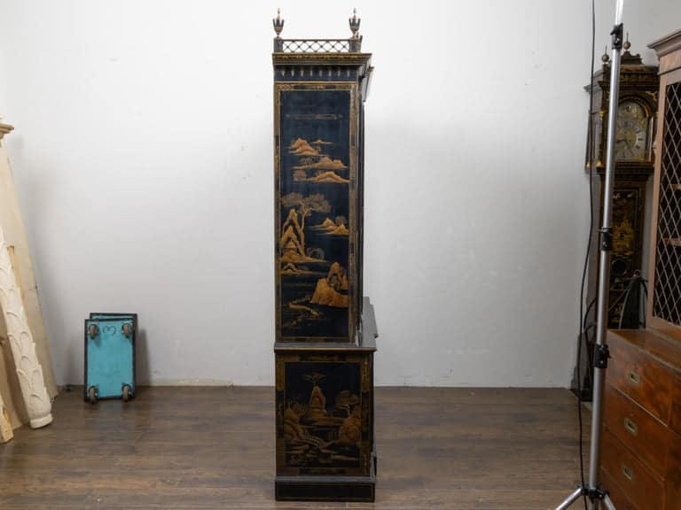 English 19th Century Japanned Chinoiserie Black Lacquered Display Cabinet - Image 5