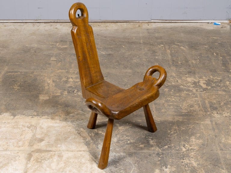 English 19th Century Walnut Folk Low Chair with Three-Legged Base - Image 6