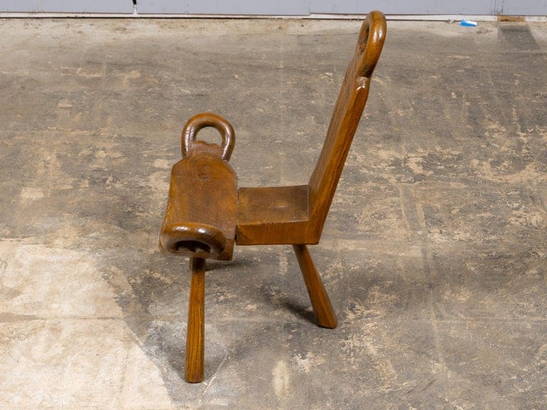 English 19th Century Walnut Folk Low Chair with Three-Legged Base - Image 3