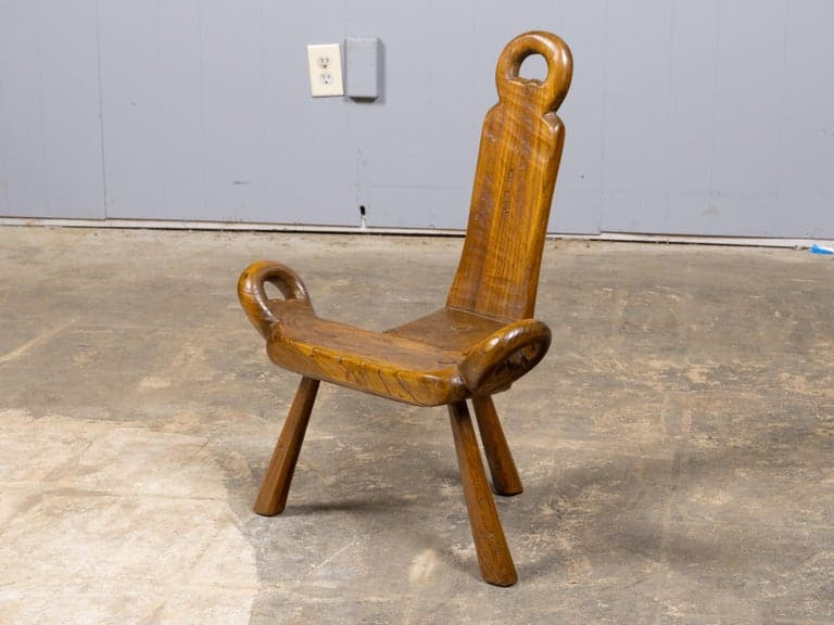 English 19th Century Walnut Folk Low Chair with Three-Legged Base - Image 2