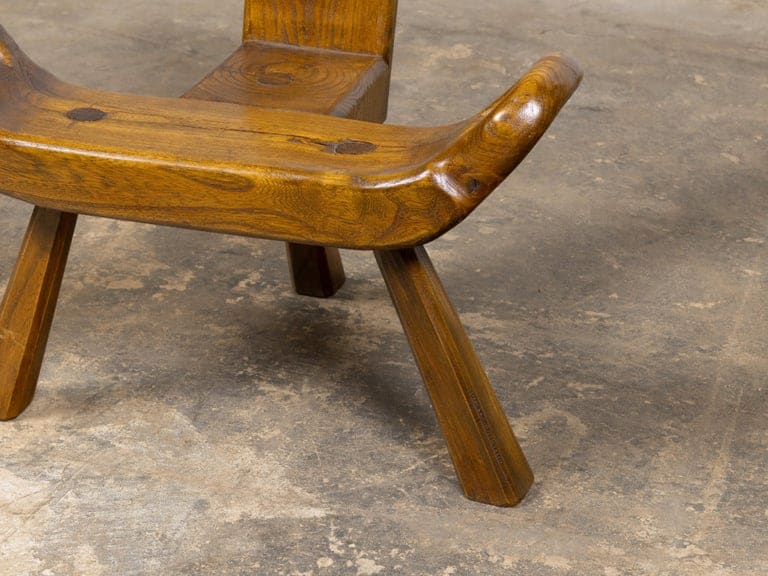 English 19th Century Walnut Folk Low Chair with Three-Legged Base - Image 7