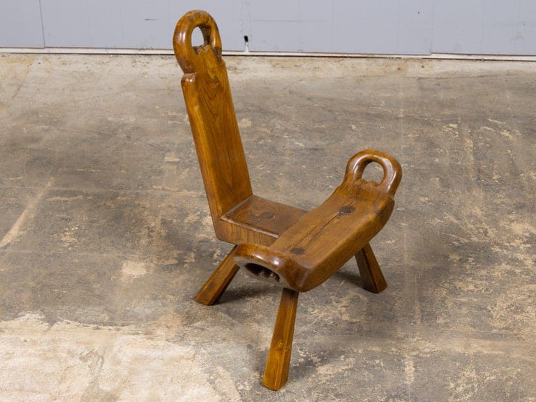 English 19th Century Walnut Folk Low Chair with Three-Legged Base - Image 6